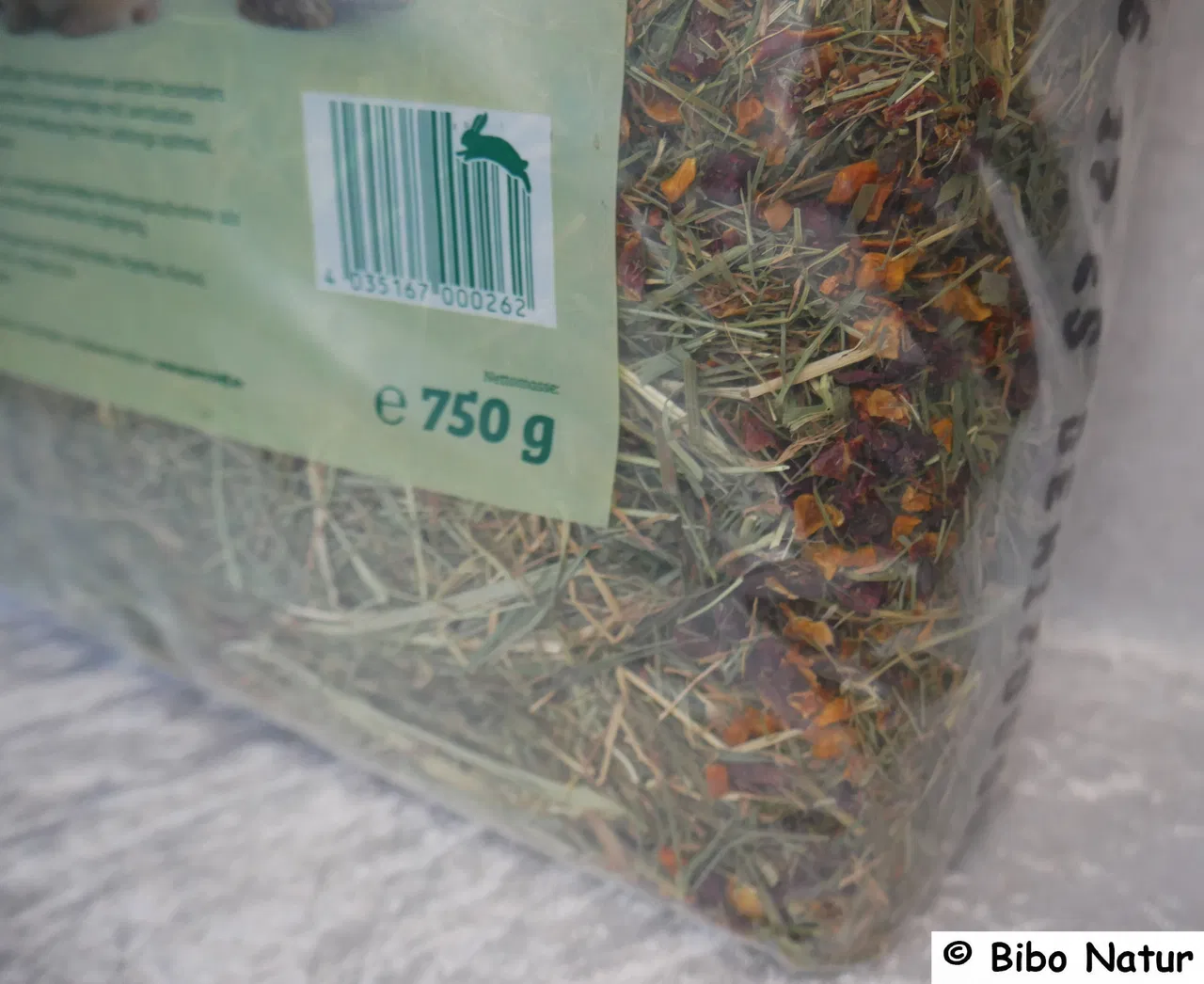 Premium Wiesenheu 750g mit Gartengemüse